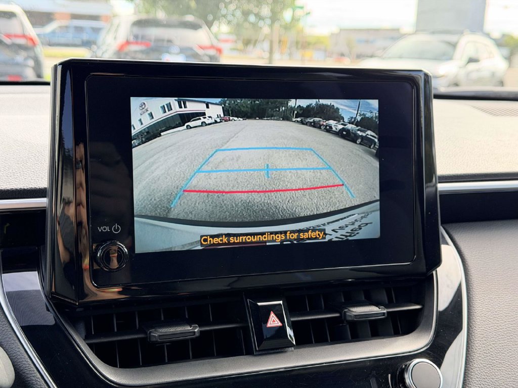 Certified 2025 Toyota Corolla Cross AWD Hybrid w/ Moonroof Package image 4