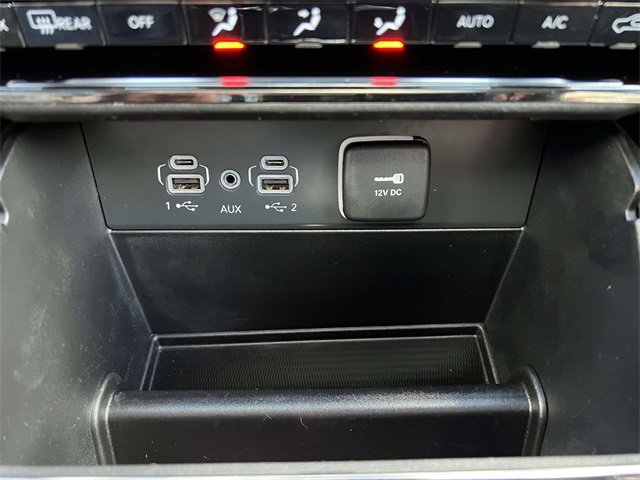 Used 2023 Jeep Grand Cherokee Laredo image 22