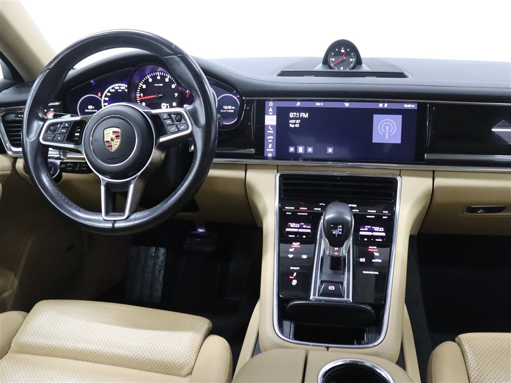 Used 2020 Porsche Panamera image 28