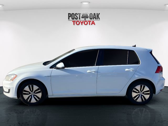 Used 2016 Volkswagen e-Golf SE w/ DC Fast Charging Package image 4