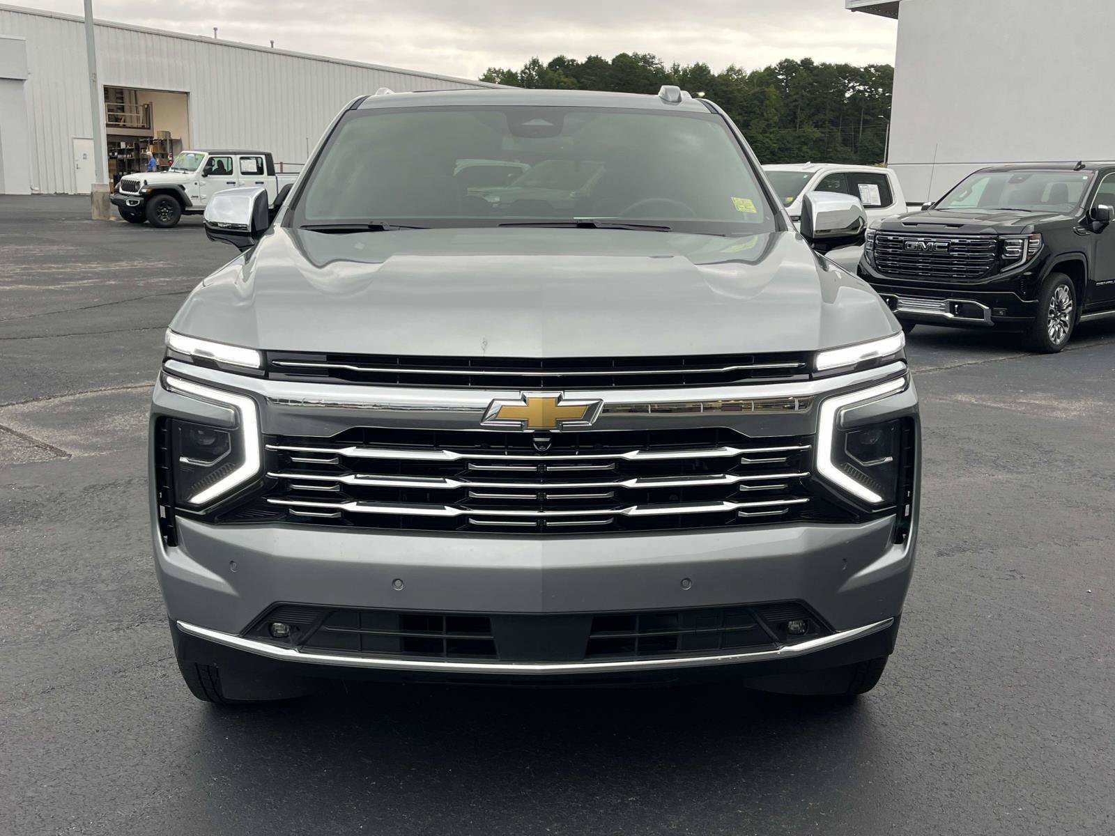 Certified 2025 Chevrolet Tahoe Premier w/ Sun And Tow Package AWD/4WD image 8