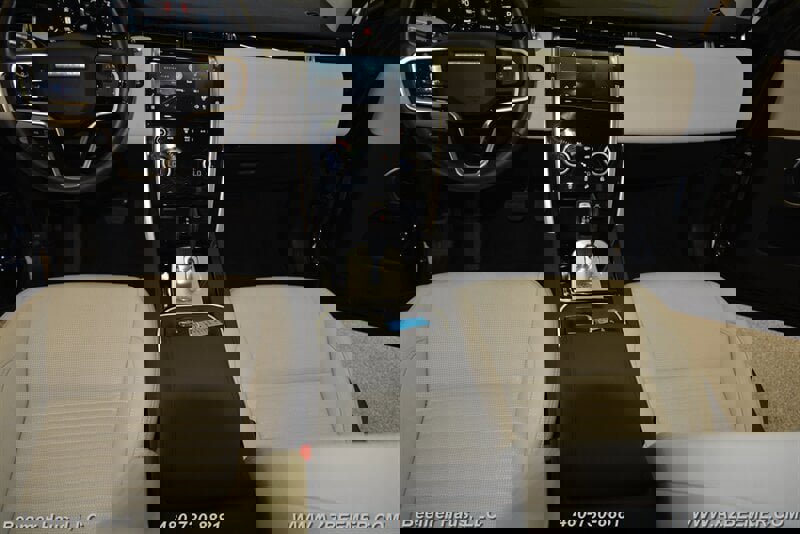 Used 2021 Land Rover Discovery Sport SE R-Dynamic image 17