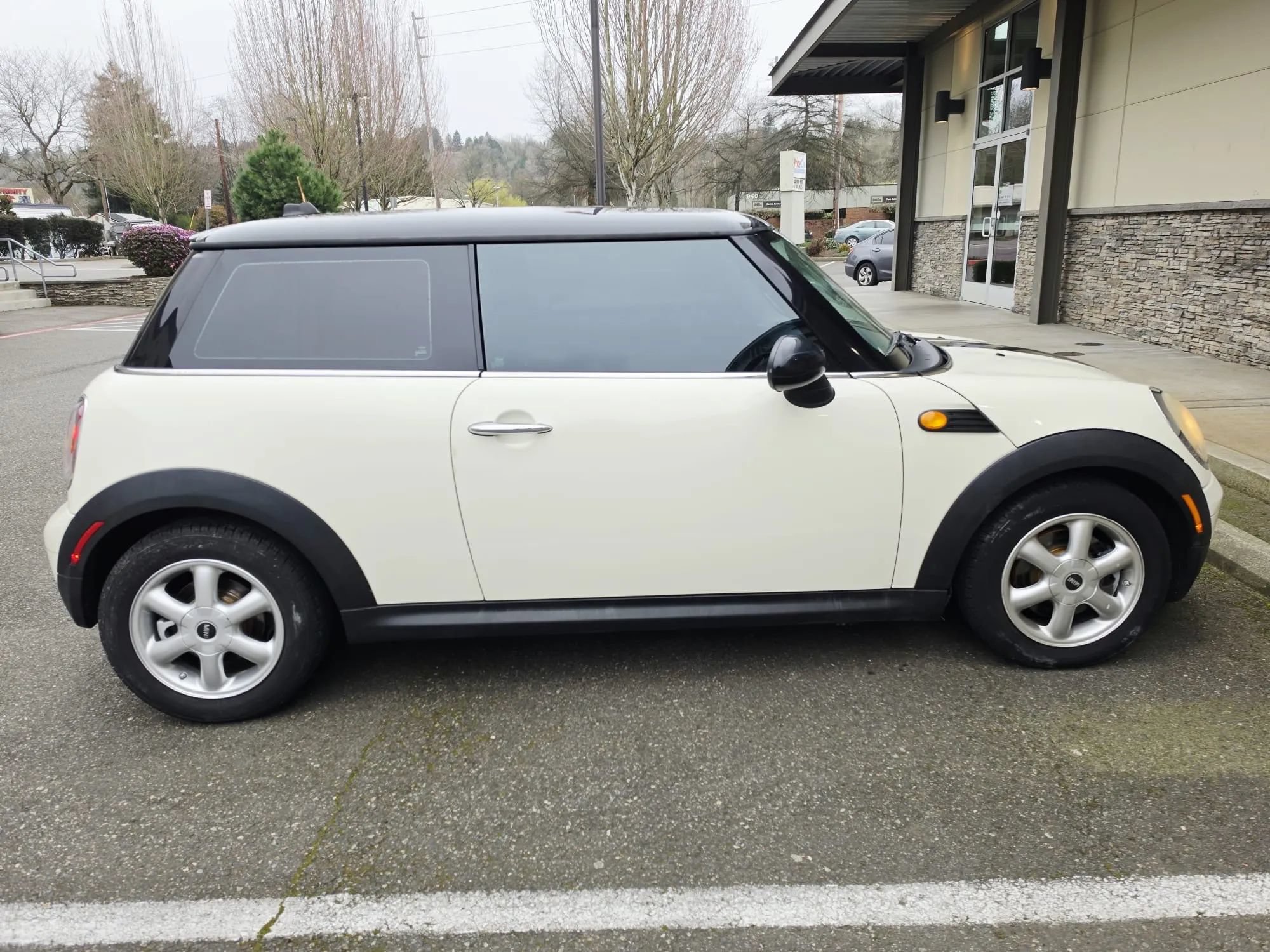 Used 2010 MINI Cooper Hardtop FWD image 6
