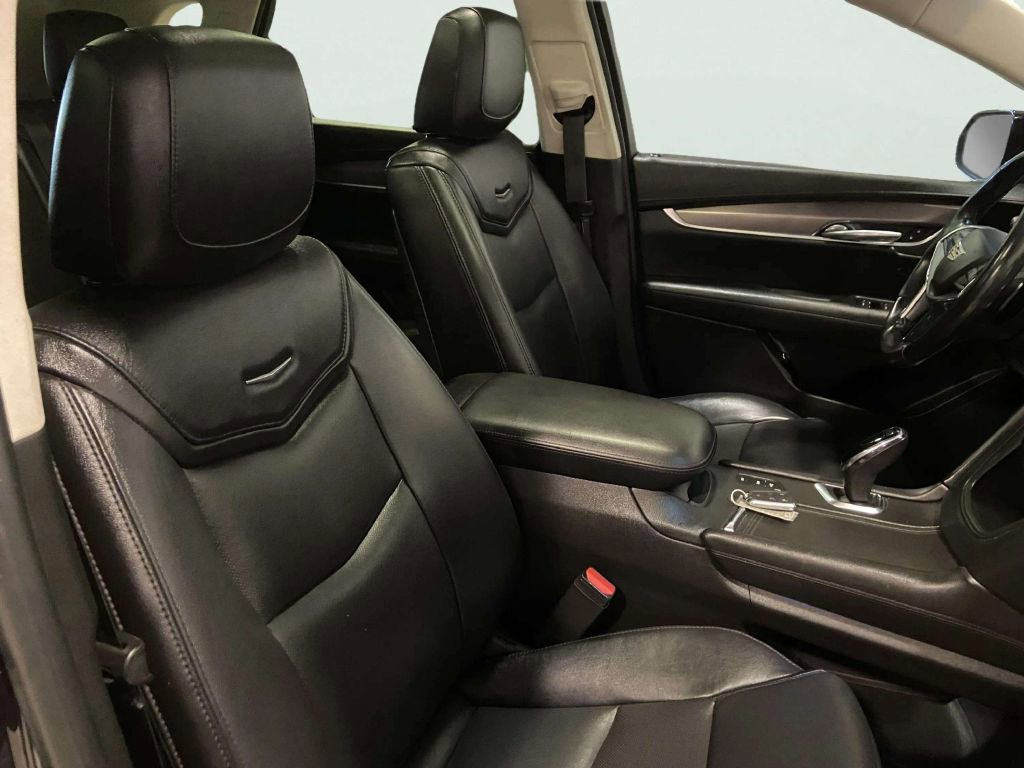Used 2018 Cadillac XT5 Luxury image 30