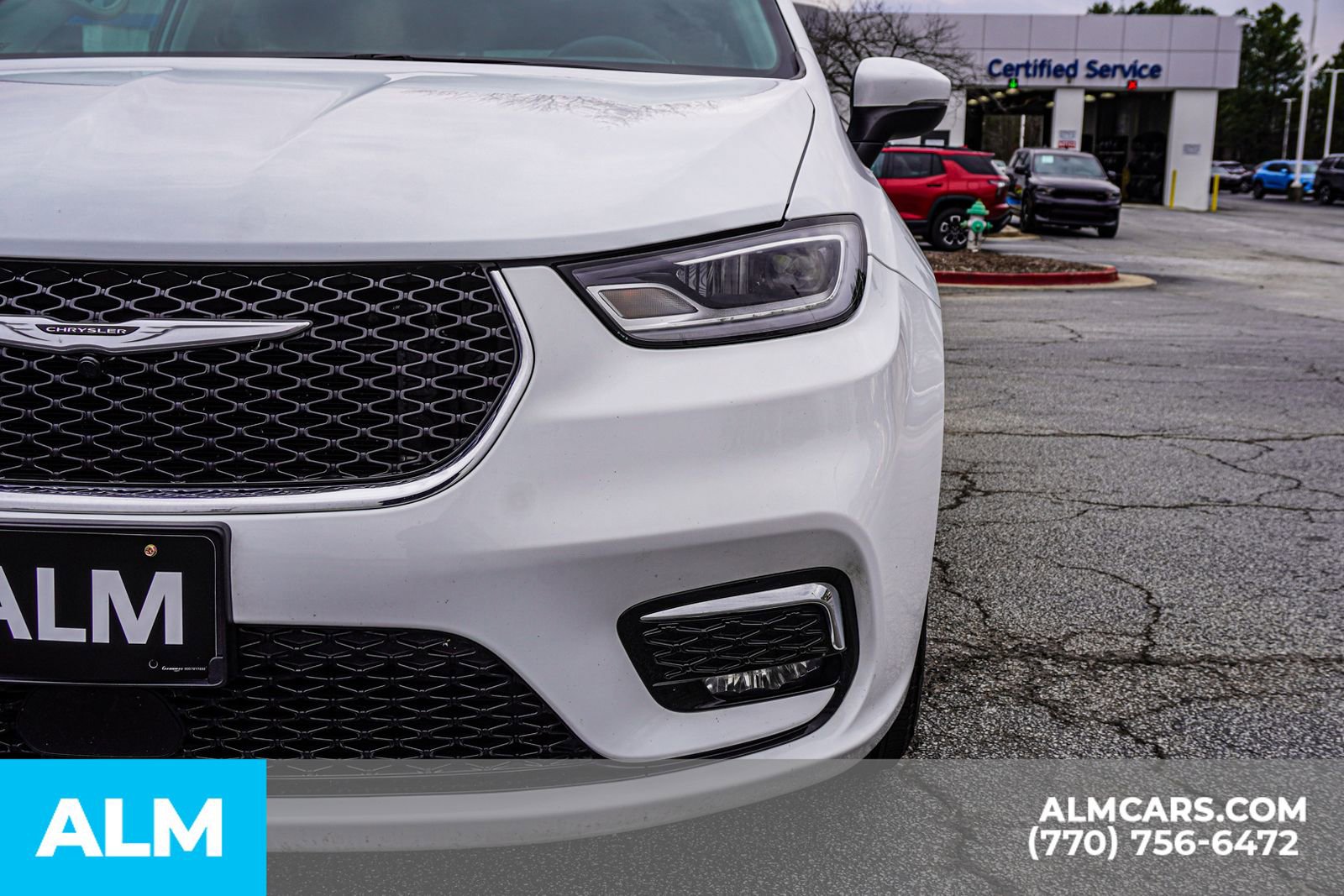 Used 2023 Chrysler Pacifica Touring-L image 19