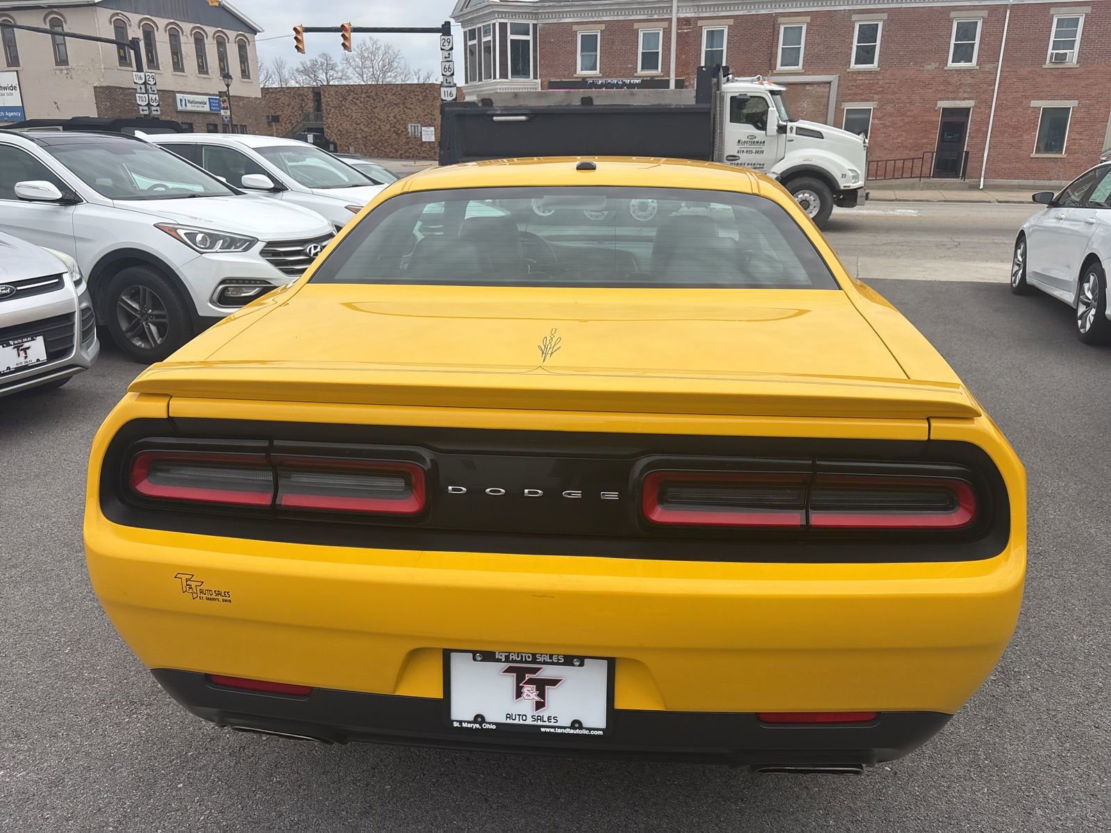 Used 2017 Dodge Challenger R/T RWD image 4