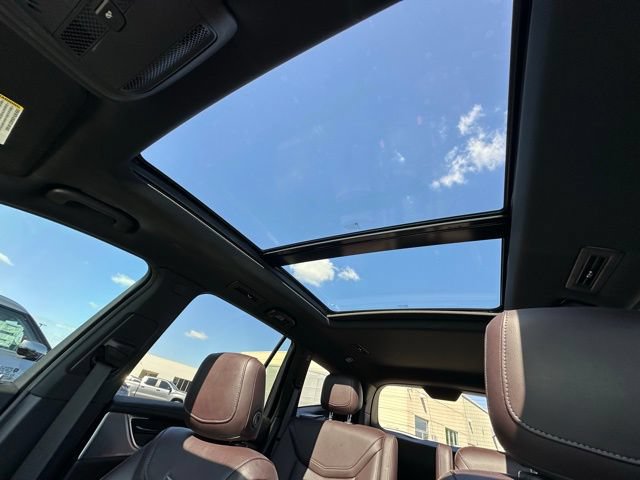 Used 2021 Cadillac XT6 Premium Luxury w/ LPO, Floor Liner Package AWD/4WD image 24