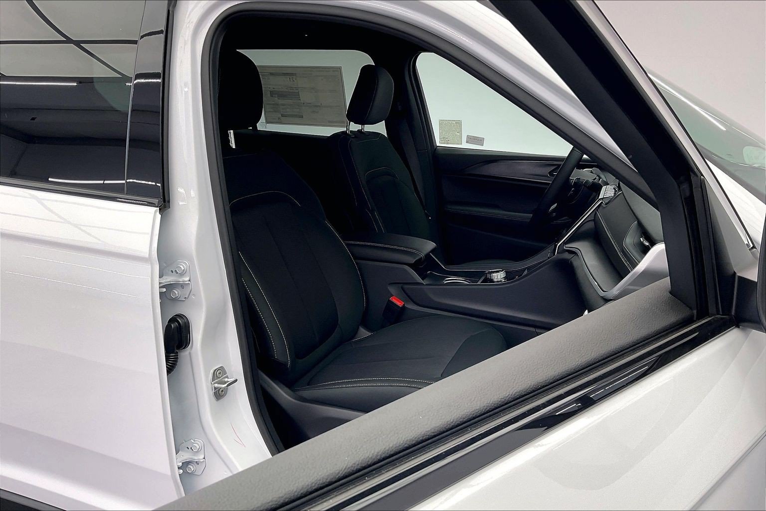 New 2026 Jeep Grand Cherokee L 4WD image 9