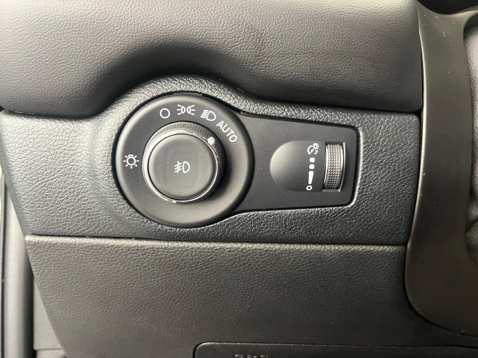 Used 2022 Dodge Durango R/T w/ Tow 'N Go Package image 21