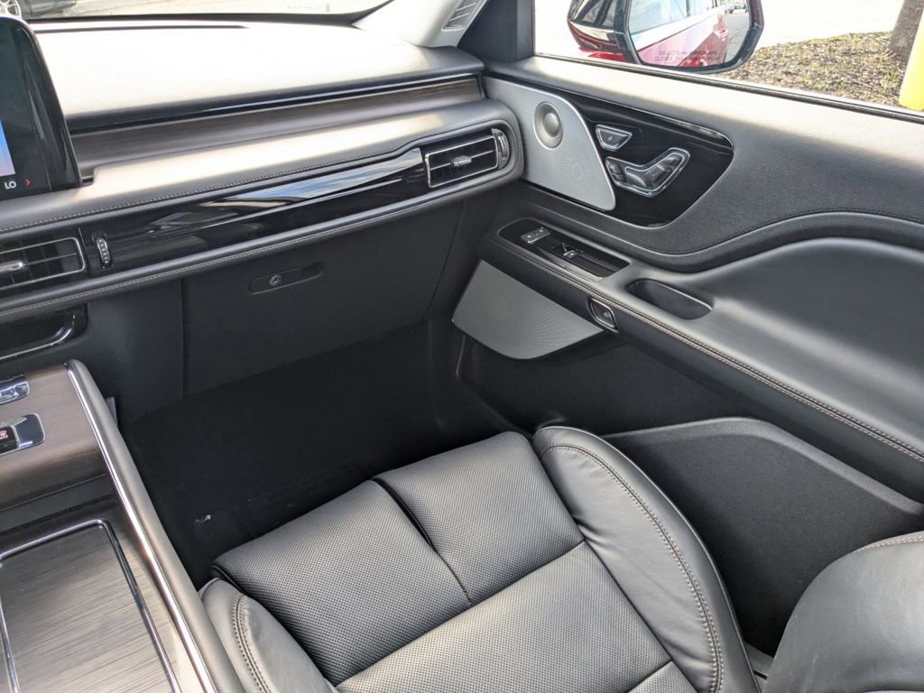 New 2025 Lincoln Aviator Reserve w/ Luxury Package image 21