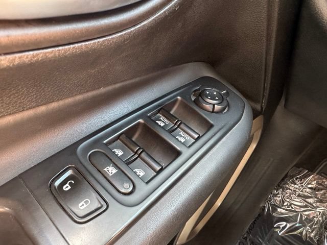 Used 2016 Jeep Renegade Limited AWD/4WD image 35