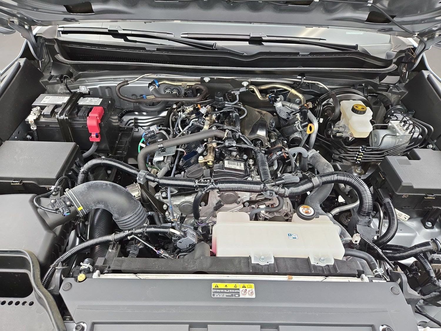 Certified 2025 Toyota Tacoma SR5 AWD/4WD image 32