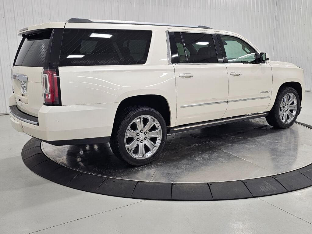 Used 2015 GMC Yukon XL Denali w/ Touring Package RWD image 5