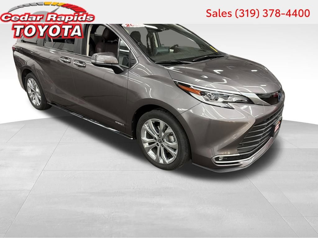 Certified 2021 Toyota Sienna Platinum image 9