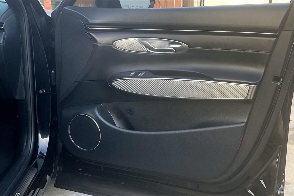 Used 2025 Genesis GV70 3.5T Sport image 24