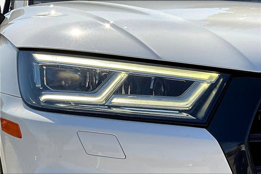 Used 2020 Audi SQ5 Premium Plus w/ Premium Plus Package AWD/4WD image 34