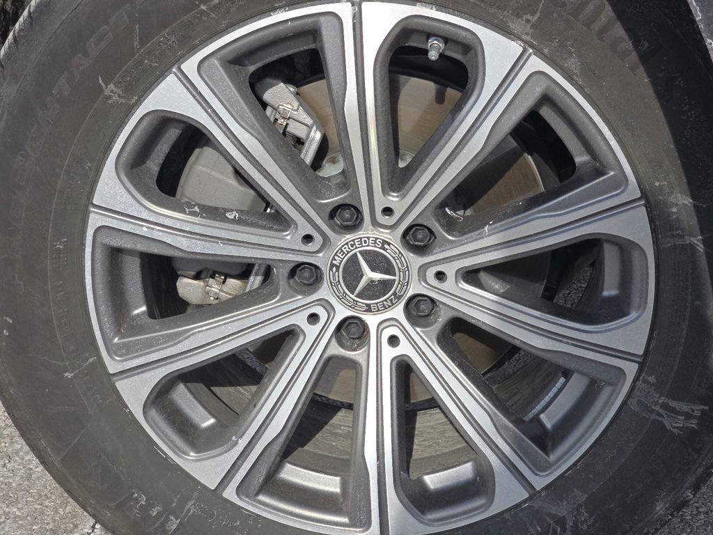 Certified 2026 Mercedes-Benz GLC 300 4MATIC image 11