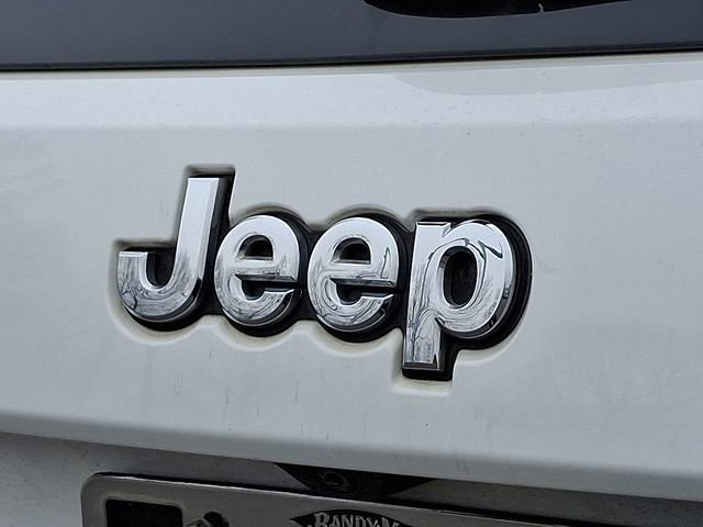 Used 2017 Jeep Grand Cherokee Limited image 31