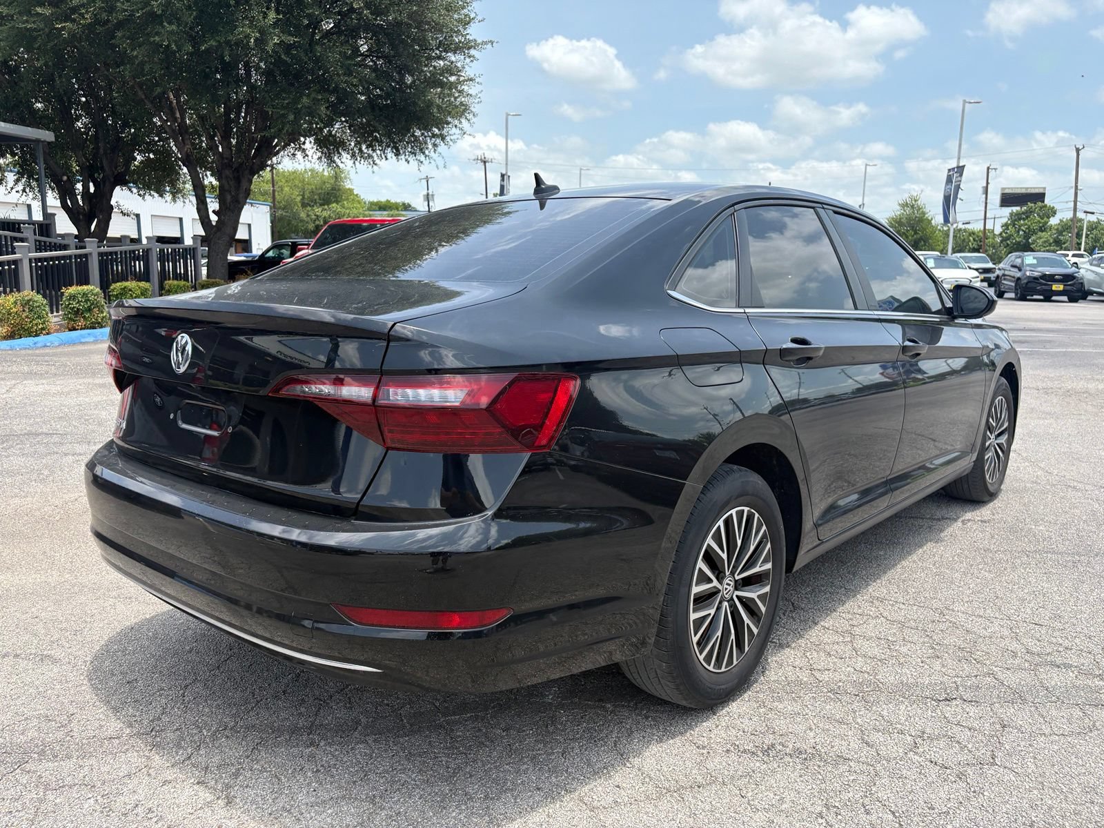 Used 2021 Volkswagen Jetta S w/ Driver Assistance Package FWD image 2