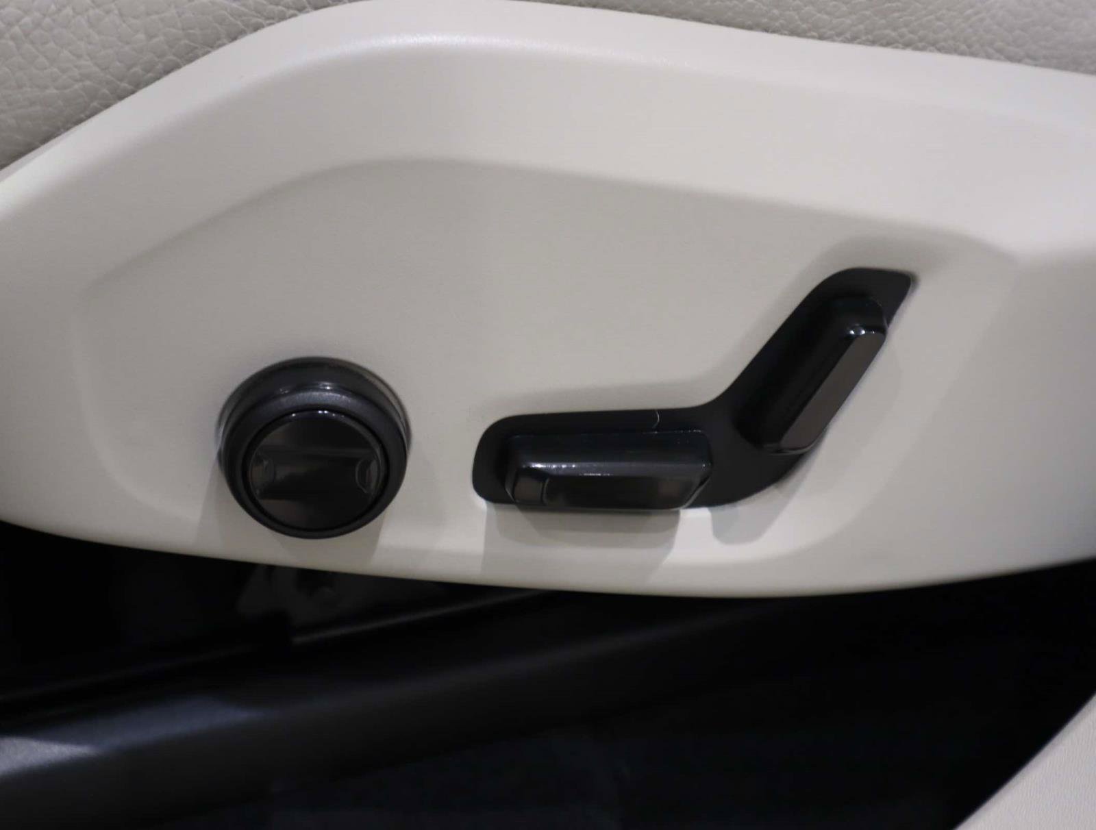Used 2025 Volvo XC90 T8 Plus w/ Protection Package Premier AWD/4WD image 22