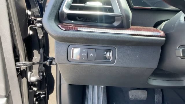 New 2026 Chevrolet Traverse RS w/ LPO, Floor Liner Package FWD image 26