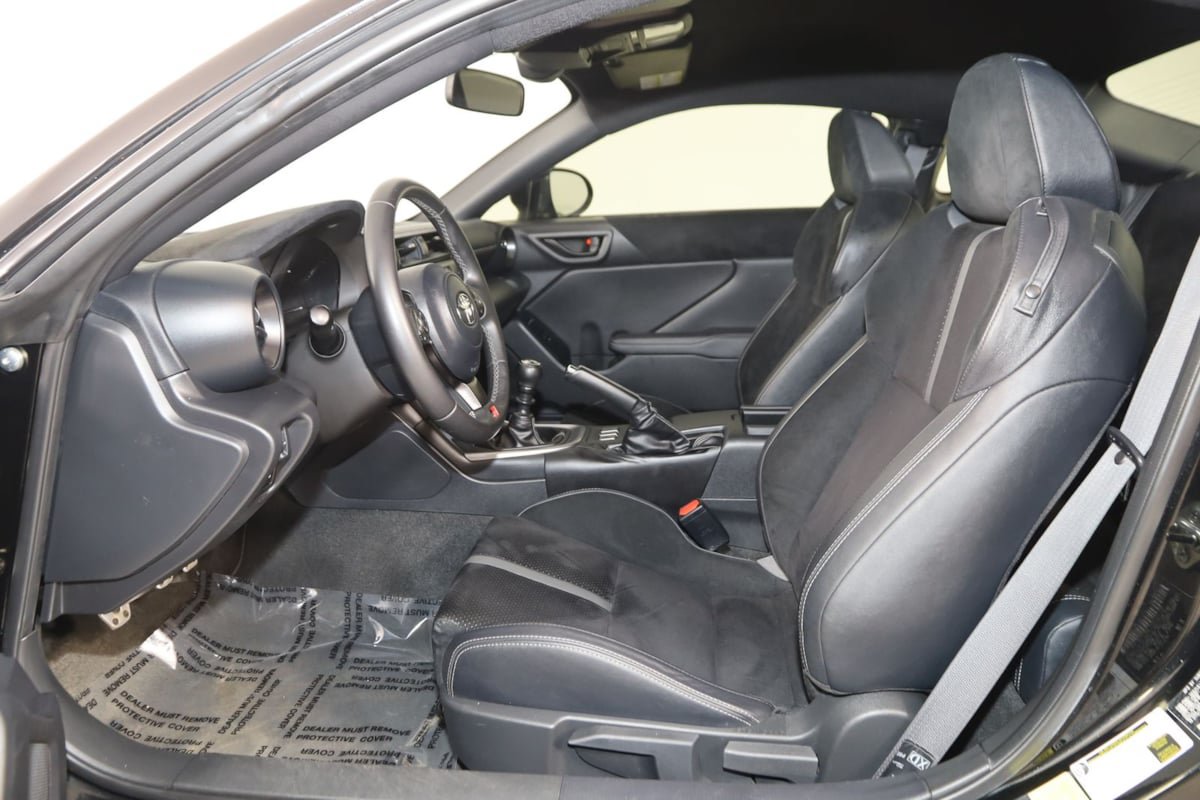 Used 2024 Toyota GR86 Premium RWD image 11