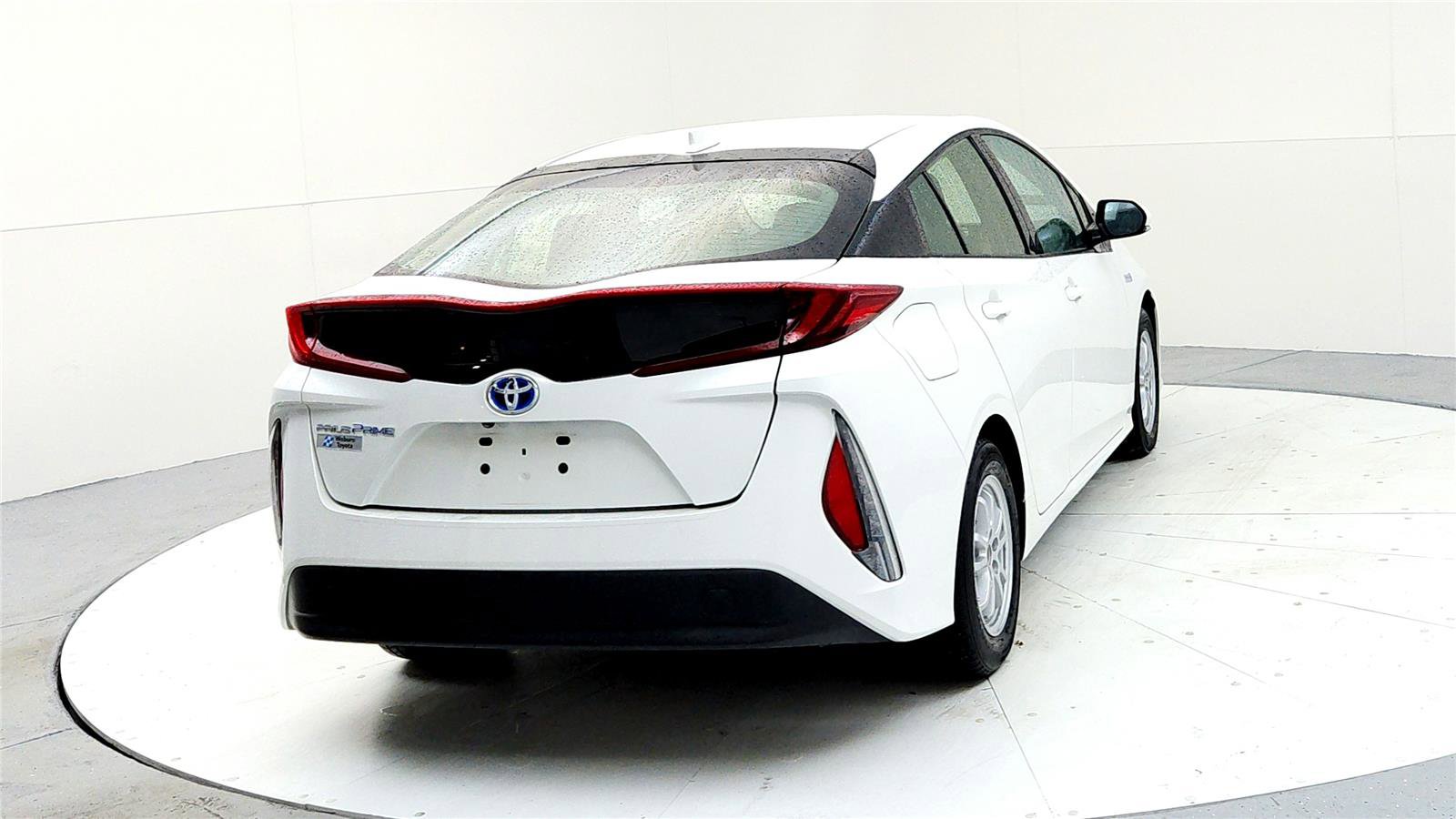 Used 2018 Toyota Prius Prime Premium image 5