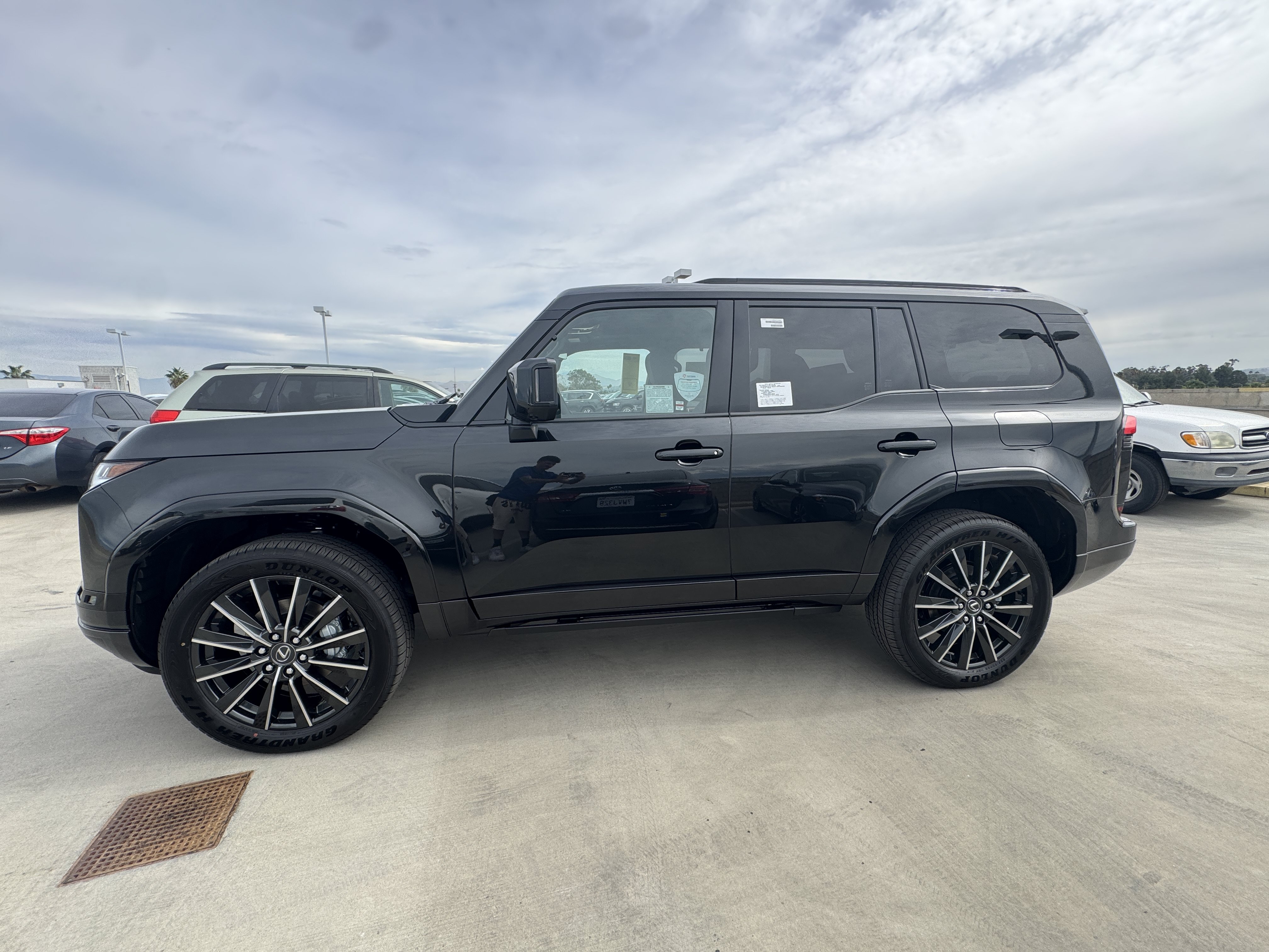 New 2026 Lexus GX 550 w/ Accessory Package (2T) AWD/4WD image 6