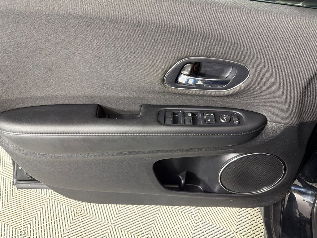 Used 2022 Honda HR-V EX image 9