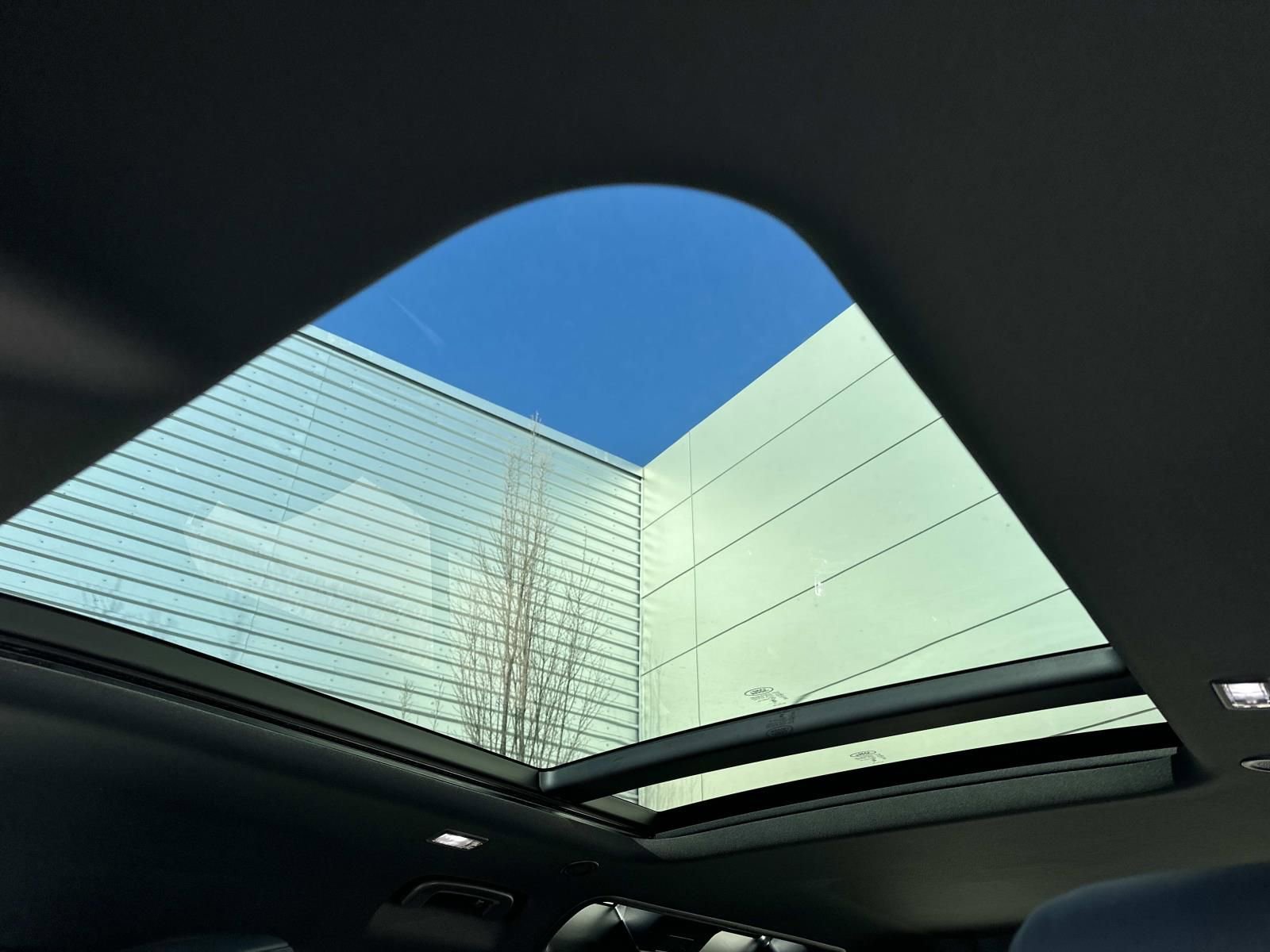 New 2026 Land Rover Defender 110 S image 18