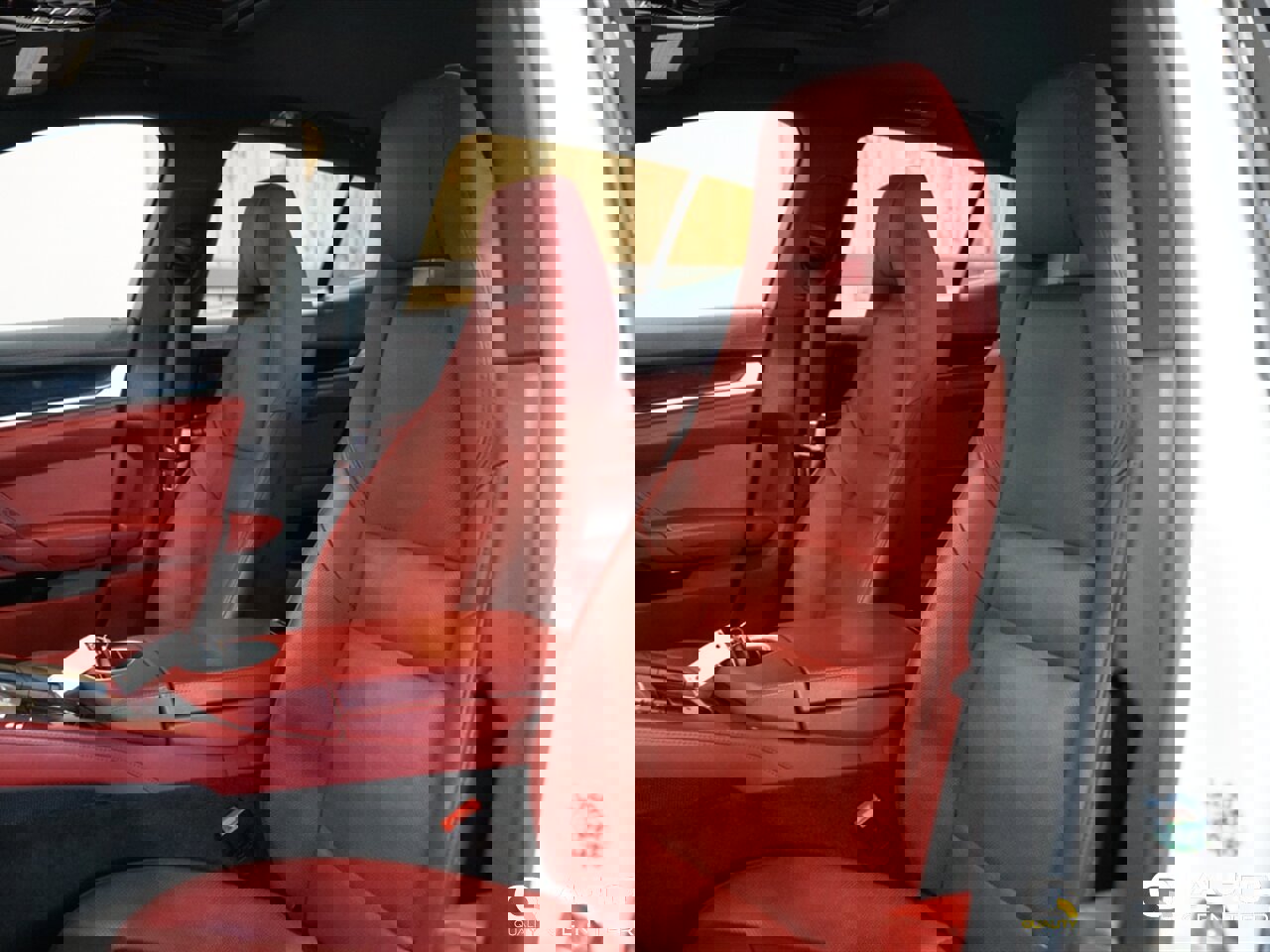 Used 2014 Porsche Panamera 4 image 17