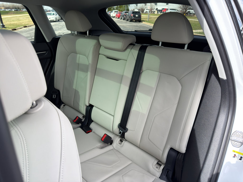 Used 2024 Audi Q3 2.0T Premium image 36