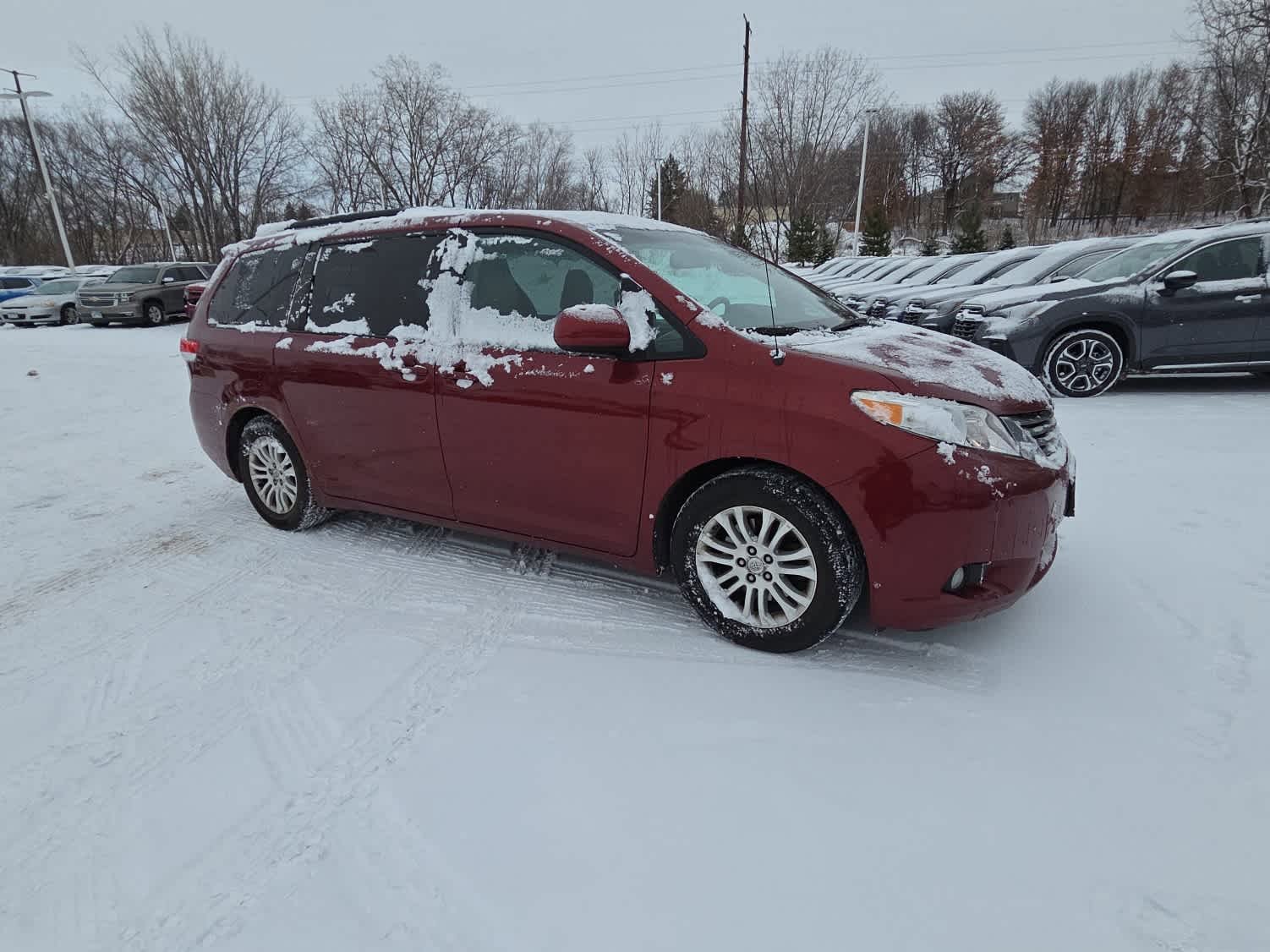 Used 2012 Toyota Sienna XLE video 2