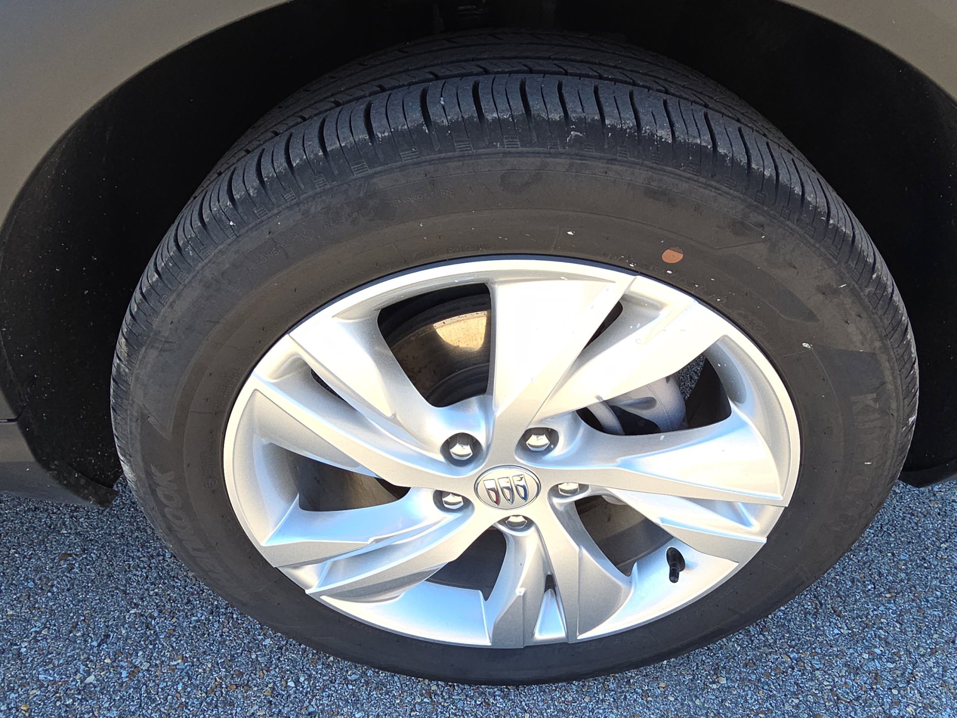 Certified 2025 Buick Encore GX Preferred w/ Comfort Package image 10