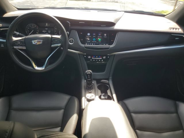 Certified 2024 Cadillac XT6 Luxury FWD image 17