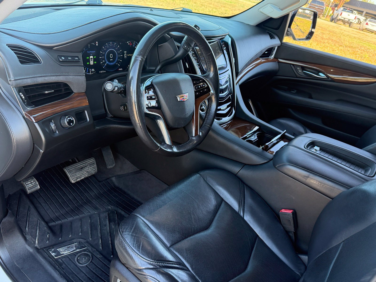 Used 2020 Cadillac Escalade Luxury RWD image 19