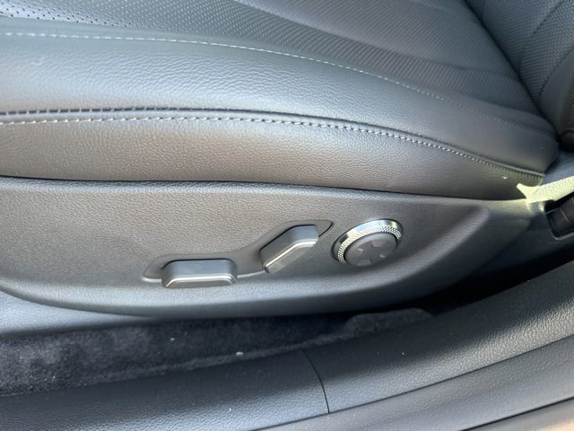 Used 2025 Genesis G80 2.5T image 31