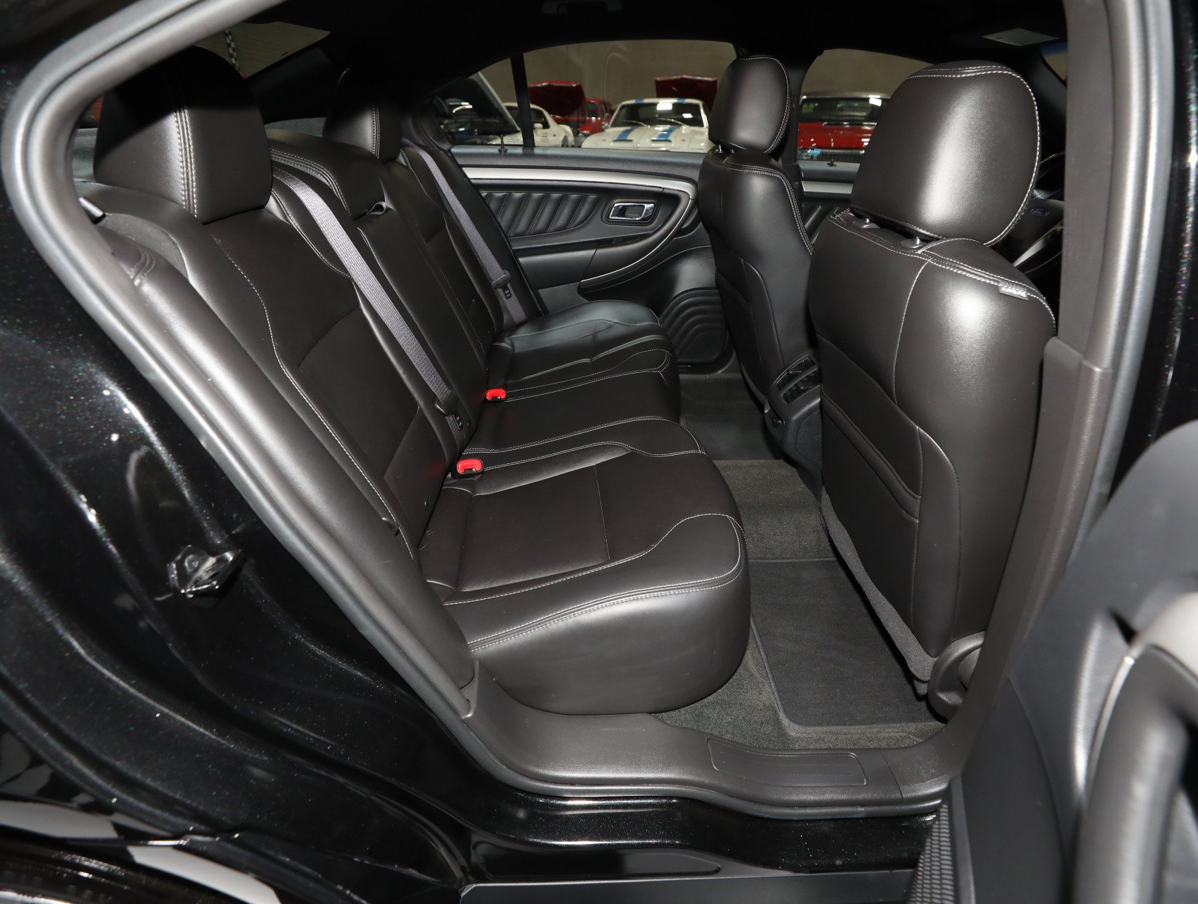 Used 2013 Ford Taurus SEL FWD image 38