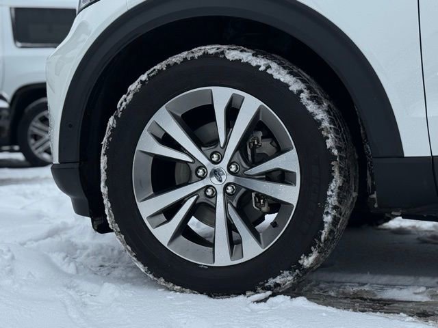 Used 2020 Ford Explorer Platinum w/ Premium Technology Package image 48