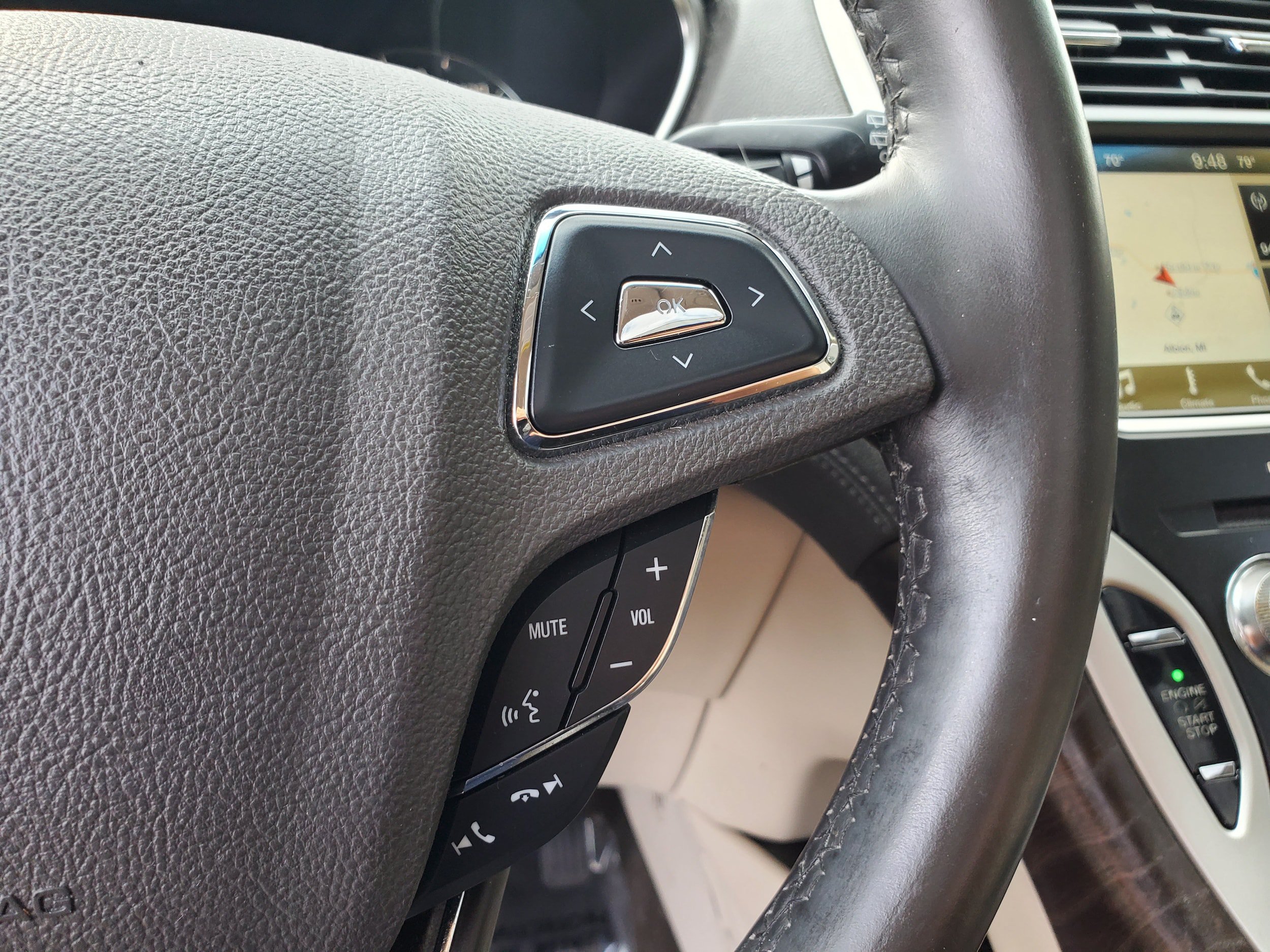 Used 2016 Lincoln MKX Reserve w/ Technology Package FWD image 18