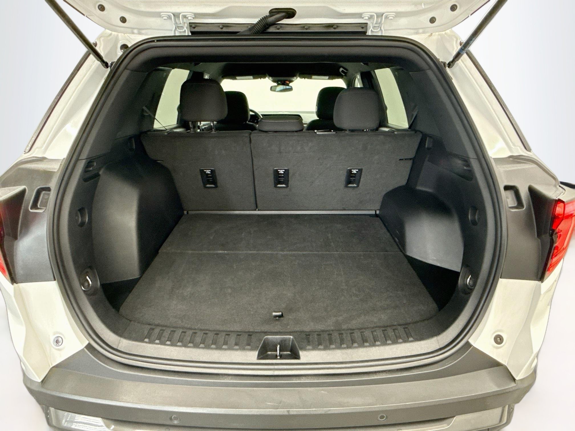 Used 2025 GMC Terrain Elevation FWD image 28