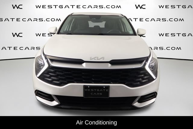 Used 2023 Kia Sportage LX FWD image 2
