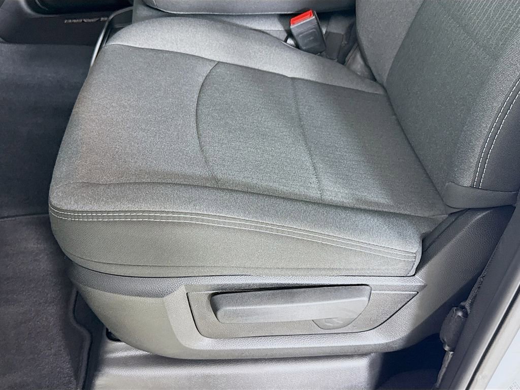 Used 2024 RAM 2500 Tradesman w/ Chrome Appearance Group image 21