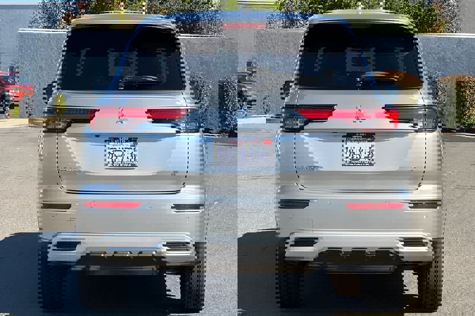 Used 2023 Mitsubishi Outlander SE image 8