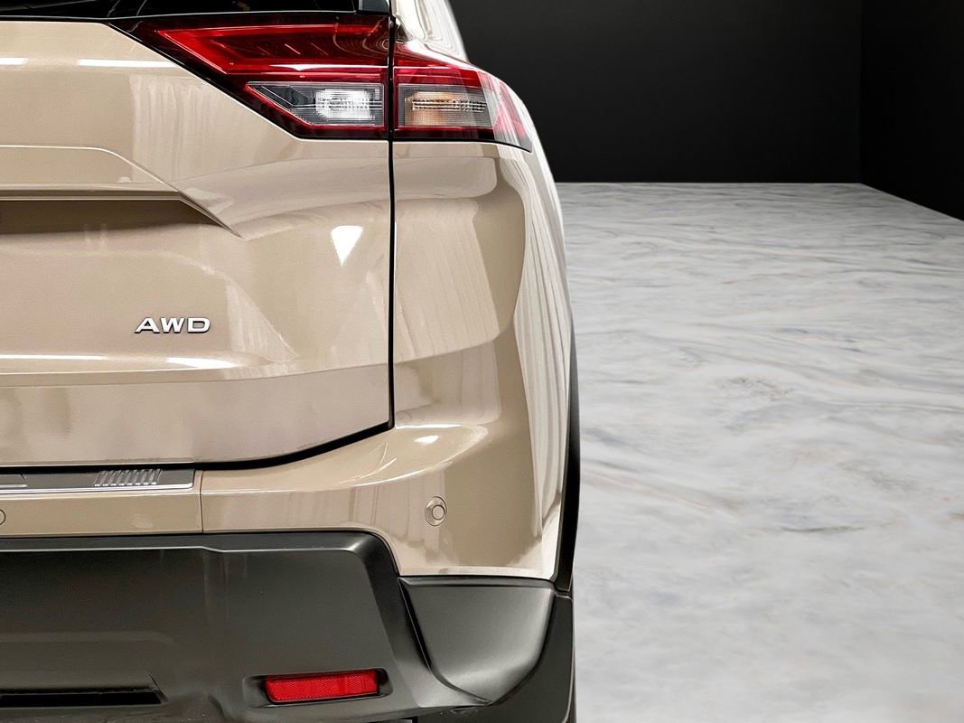 Used 2025 Nissan Rogue SV image 14