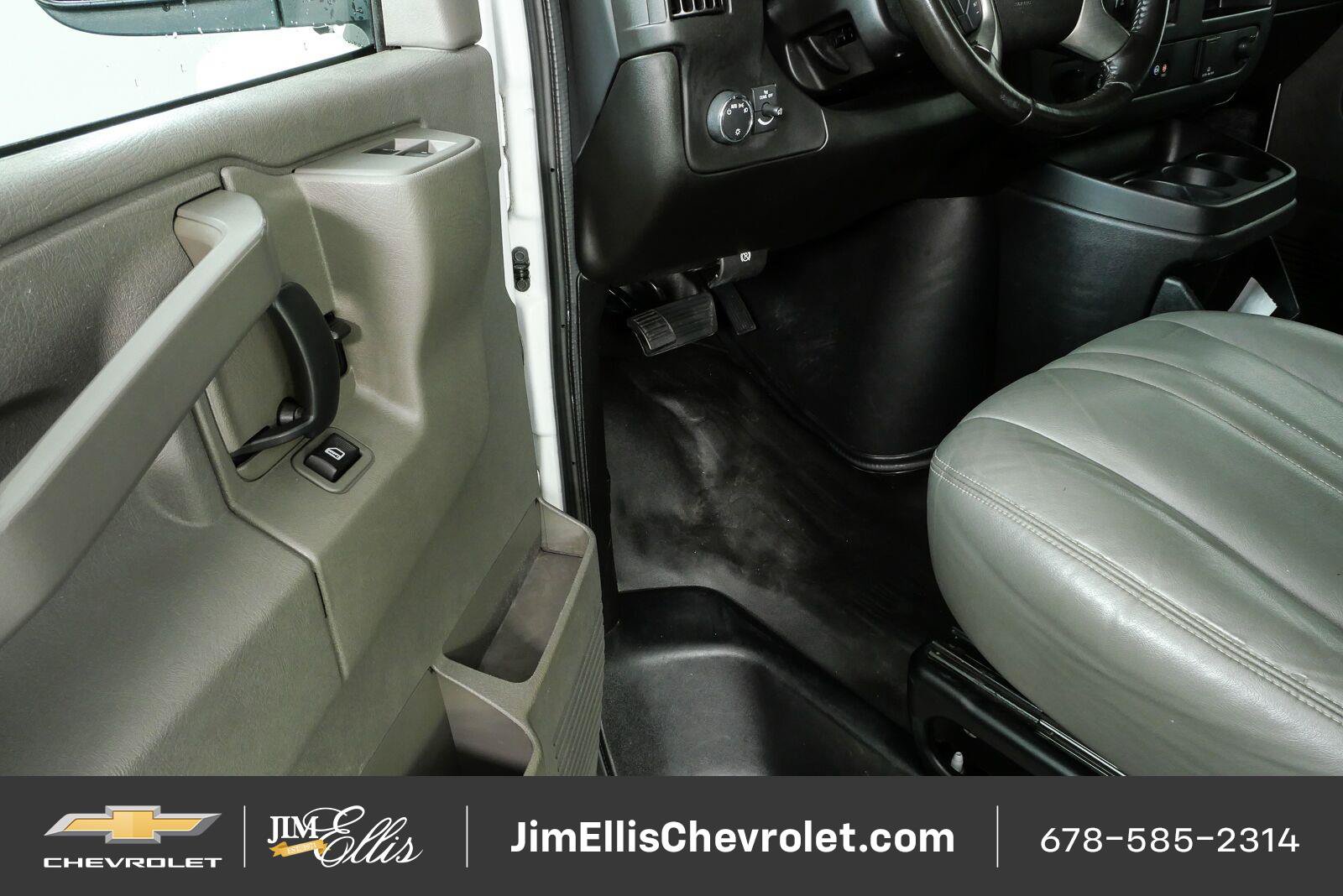 Used 2017 GMC Savana 2500 RWD image 7