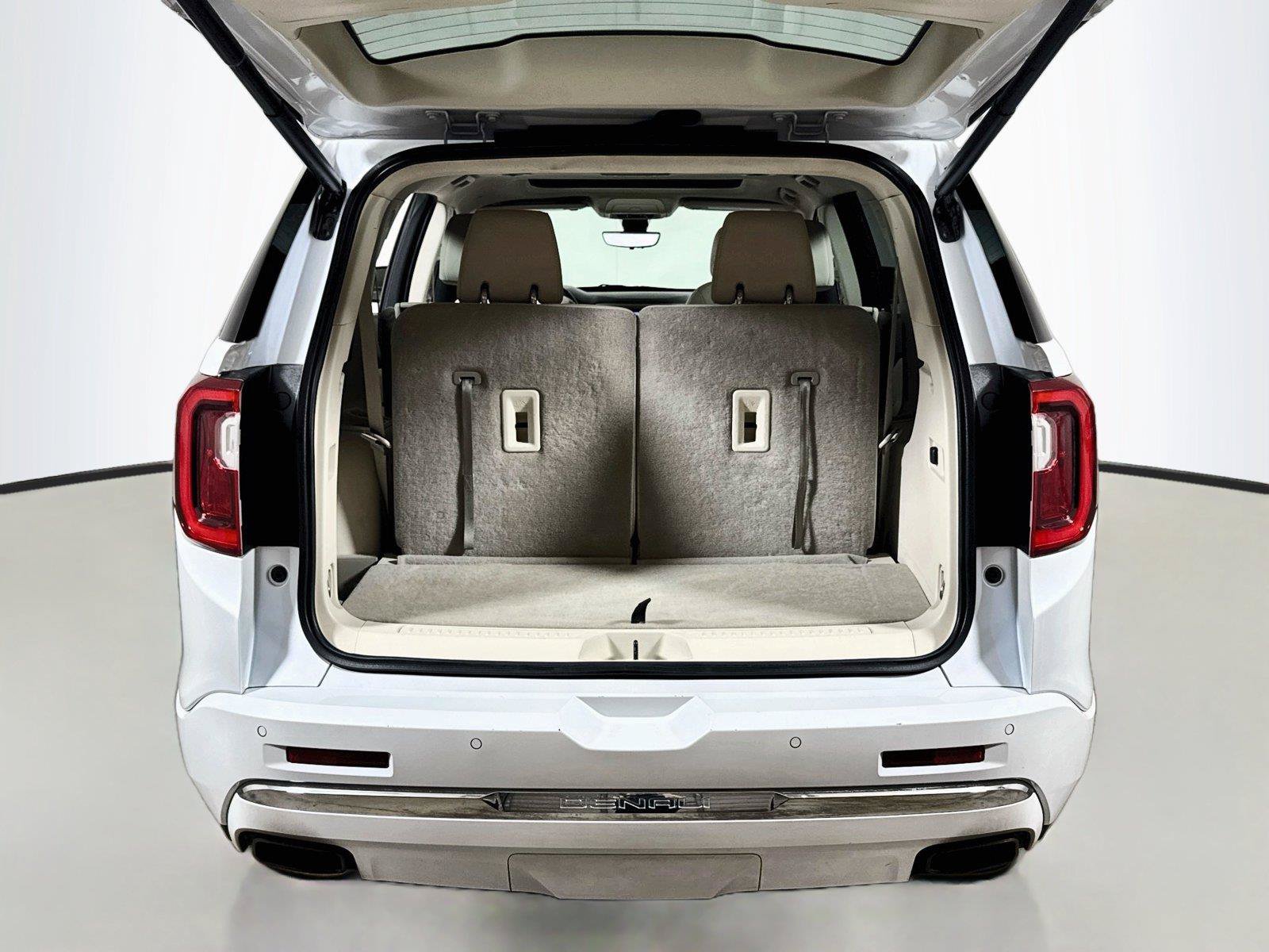 Certified 2023 GMC Acadia Denali w/ Denali Technology Package FWD image 26