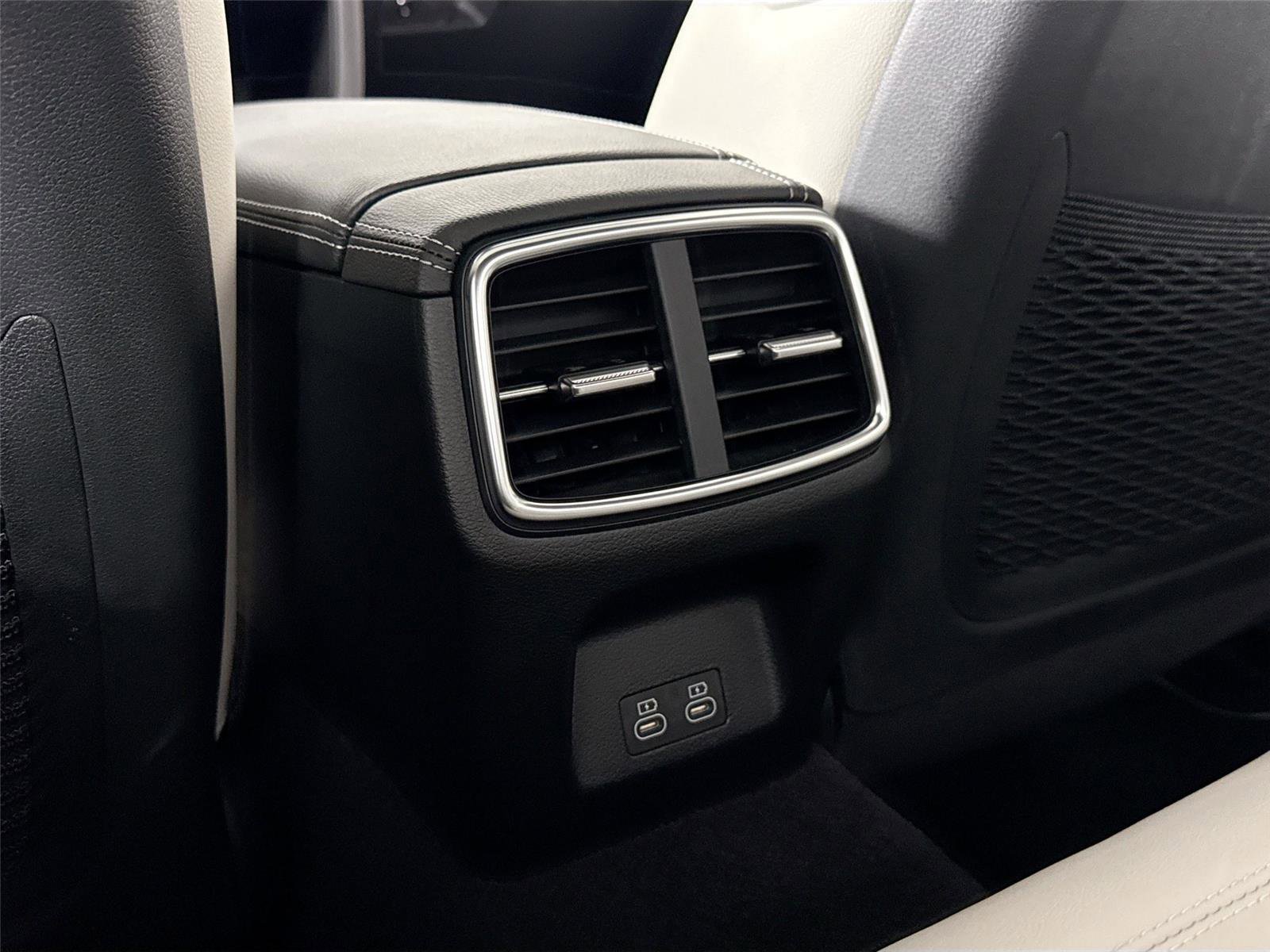 Used 2025 Genesis G70 3.3T Advanced image 37