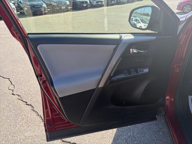 Used 2018 Toyota RAV4 Limited w/ All Weather Liner Package image 10