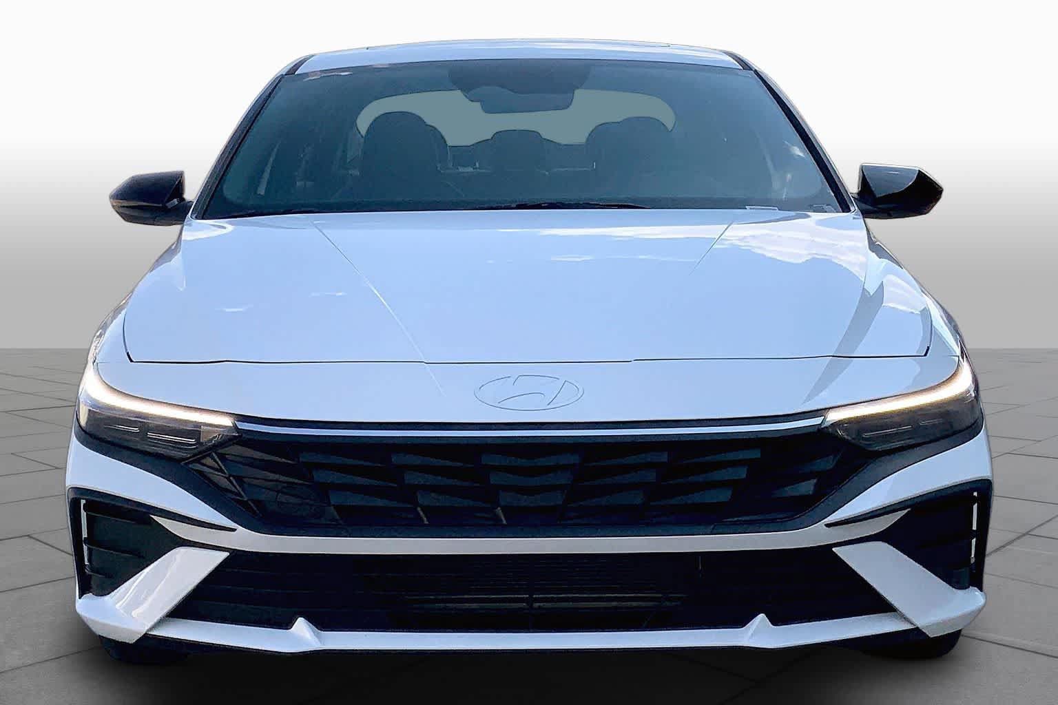 New 2026 Hyundai Elantra SEL Sport FWD image 3